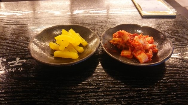 麺武士 光州U・SQUARE店の漬物とキムチ